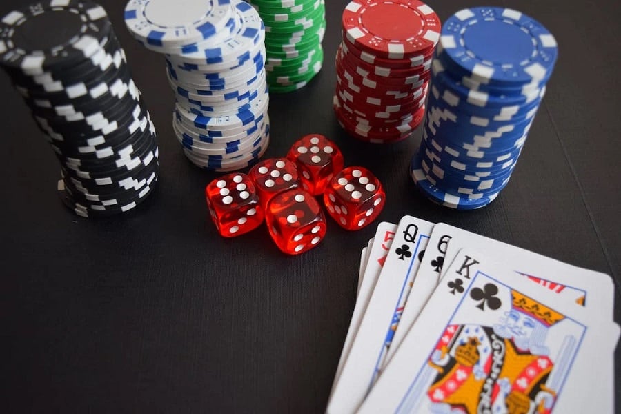 bi quyet choi bai poker quan trong de ban danh bai duoc nhung doi thu