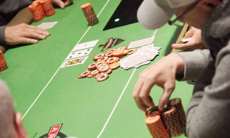 Một vài vấn đề cơ bản bạn nên tìm hiểu để chơi Poker tốt hơn