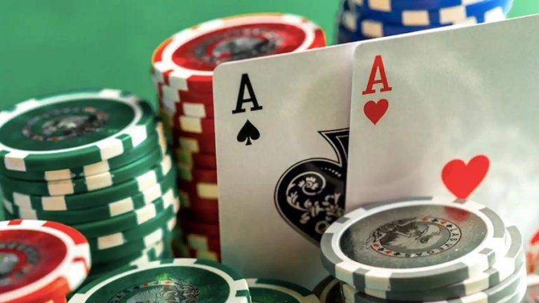 Tìm hiểu về hai yếu tố quyết định các kết quả cuối cùng trong Poker